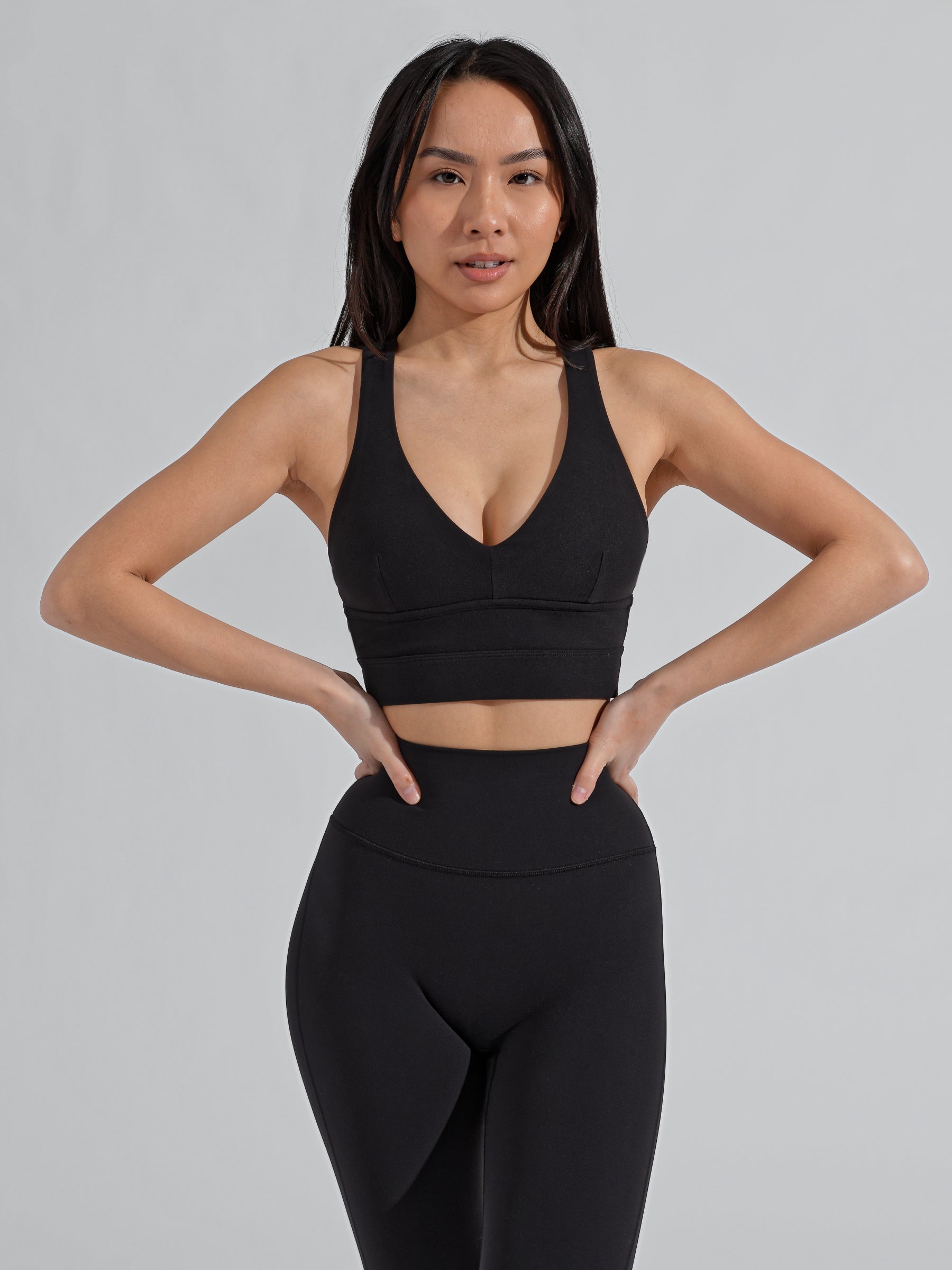 Alpha Sports Bra - Onyx Black