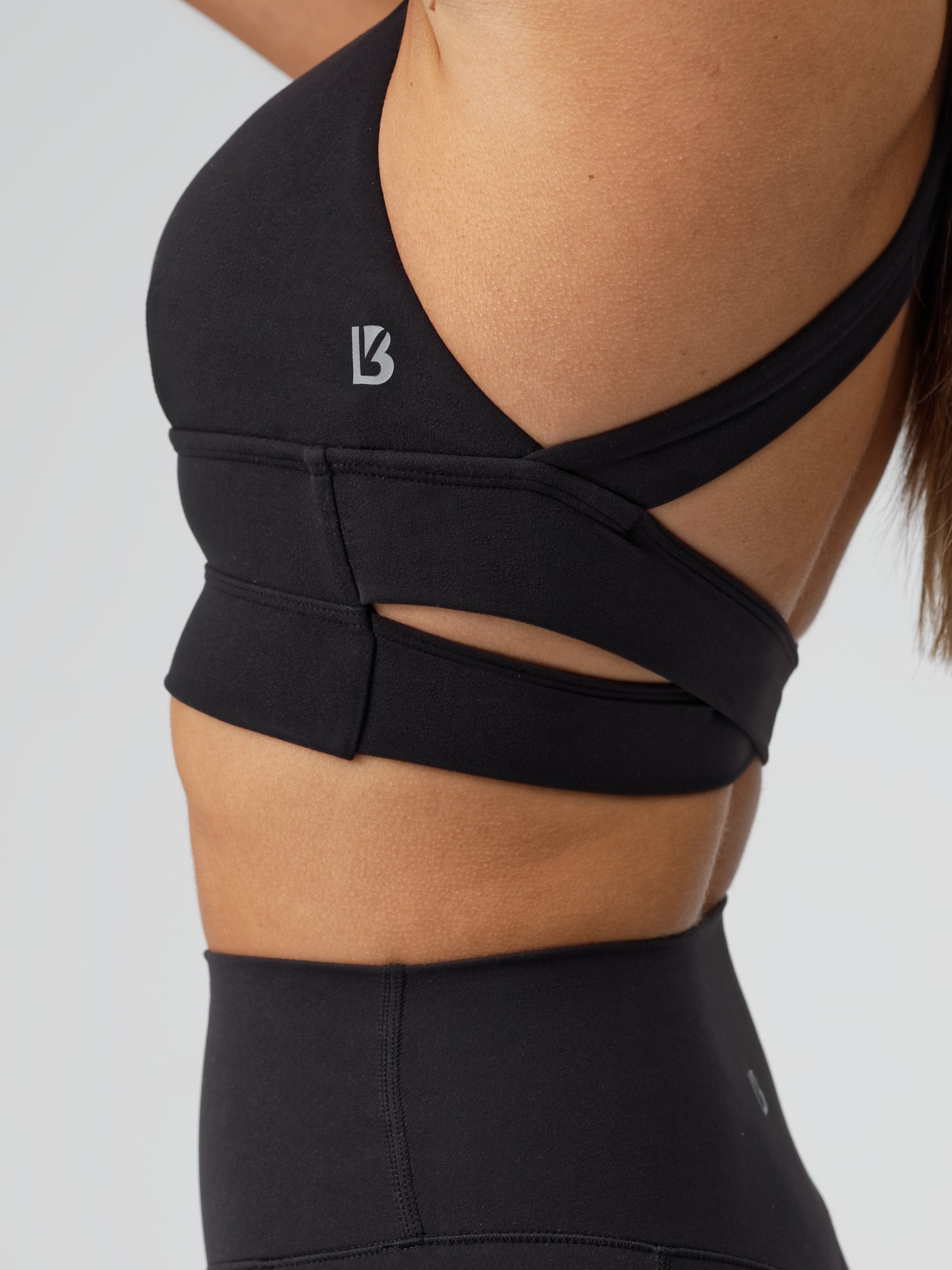 Alpha Sports Bra - Onyx Black